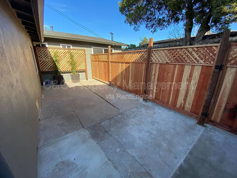 1384 Darwin St #A — Photo 6