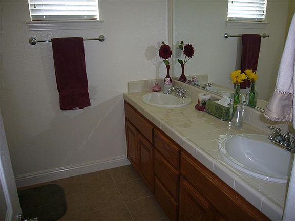 3rd image of 28 Bronco Creek Ct
