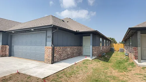 11503 University Dr Photo 1