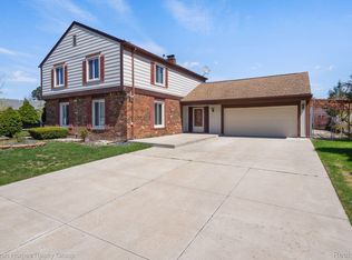 35490 Hatherly Pl, Sterling Heights, MI 48310