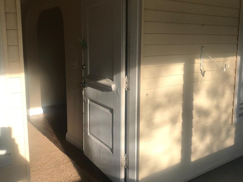1st image of 1367 W 116th St