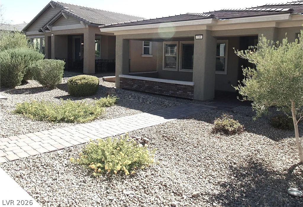 2 bed, 1995 sqft, $1,999 — Photo 3