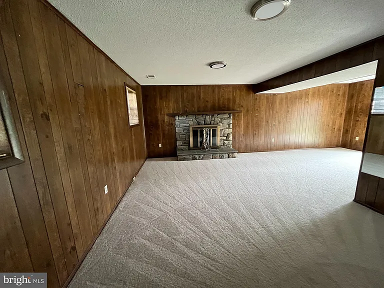 15705 Anamosa Dr — Photo 17