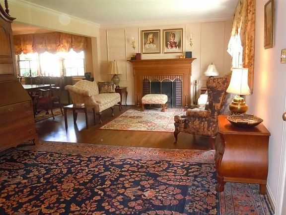 3rd image of 6711 Mariemont Ave