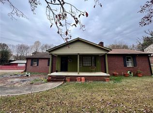 118 & 120 Hope Dr, Central, SC 29630
