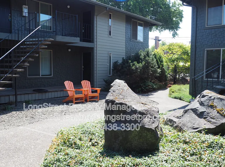 2615 NW Harrison Blvd #10 — Photo 4