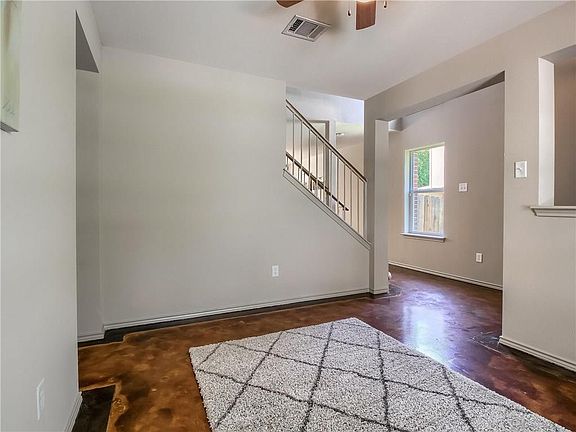 4th image of 15207 Ora Ln
