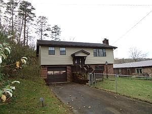 1st image of 403 S Pocahantas St
