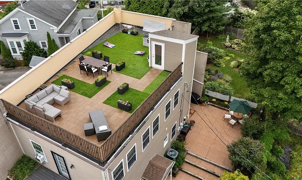 1st image of 4 Weeden St #2