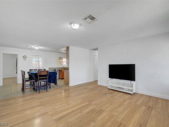 3rd image of 246 Meyers Ave