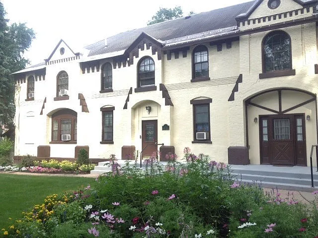 Skidmore Apartments — Photo 32