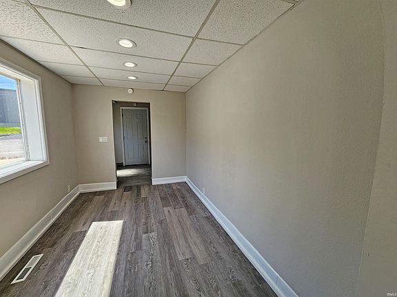 5th image of 113 Arch St