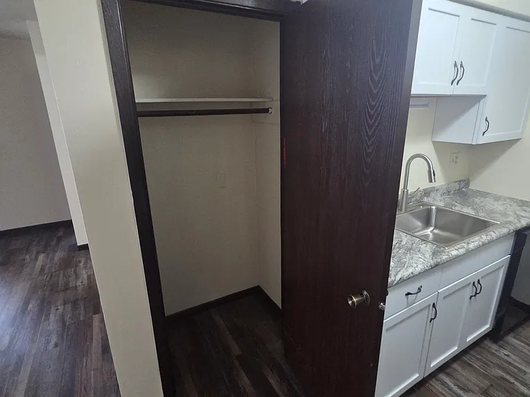 906 Hill St #109 — Photo 4