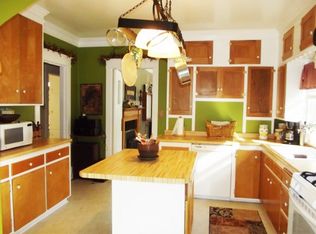 107 W High St, Weyauwega, WI 54983