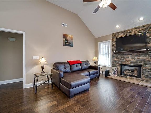 4th image of 2200 Killington Dr
