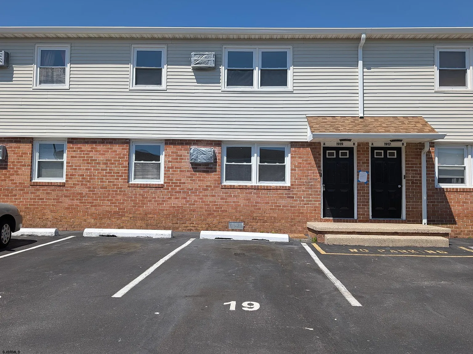 2 bed, 1.0 bath, $1,750 — Photo 1