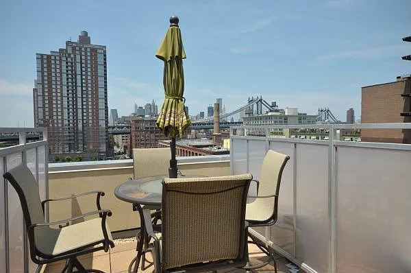 206 Front St APT 2E photo 1