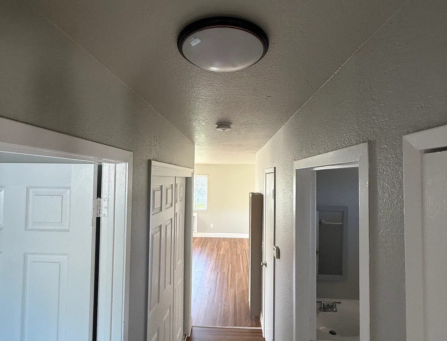 2 bed, 1100 sqft, $1,500 — Photo 3