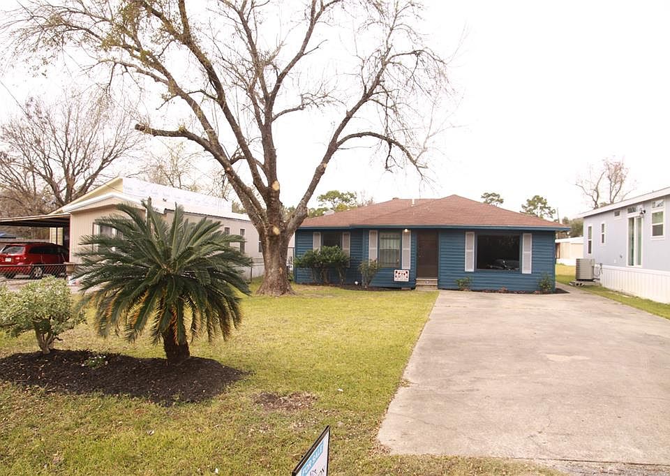 1st image of 427 Zinn Dr