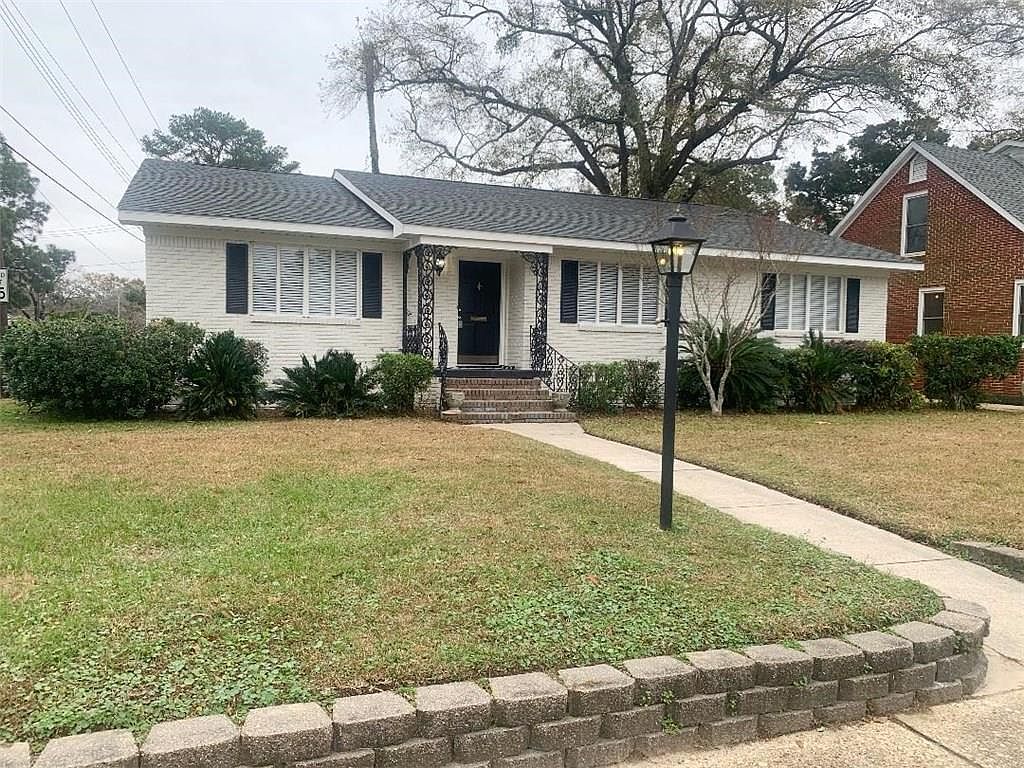 1 Elizabeth Pl, Mobile, AL 36606 | Zillow