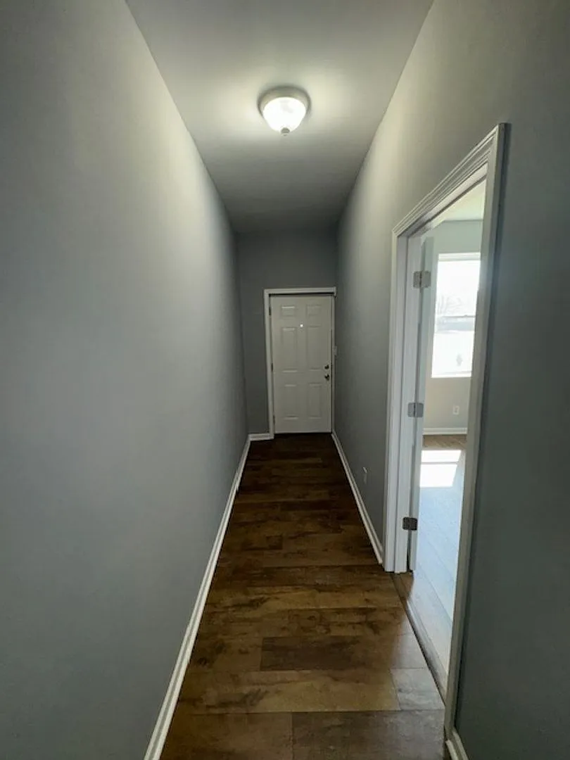 900 & 902 Mary Street — Photo 2