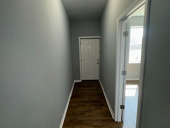 2nd image of 900 Mary St