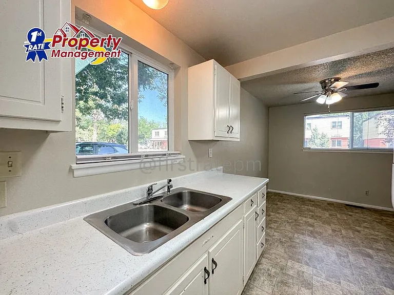 737 W Belmont St — Photo 8