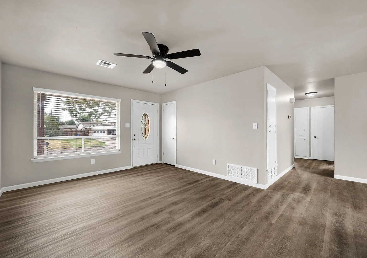 509 NE Cimarron Circle - Hot new listing! — Photo 4