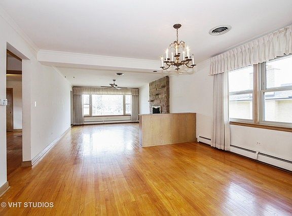 3rd image of 5525 W 102nd St