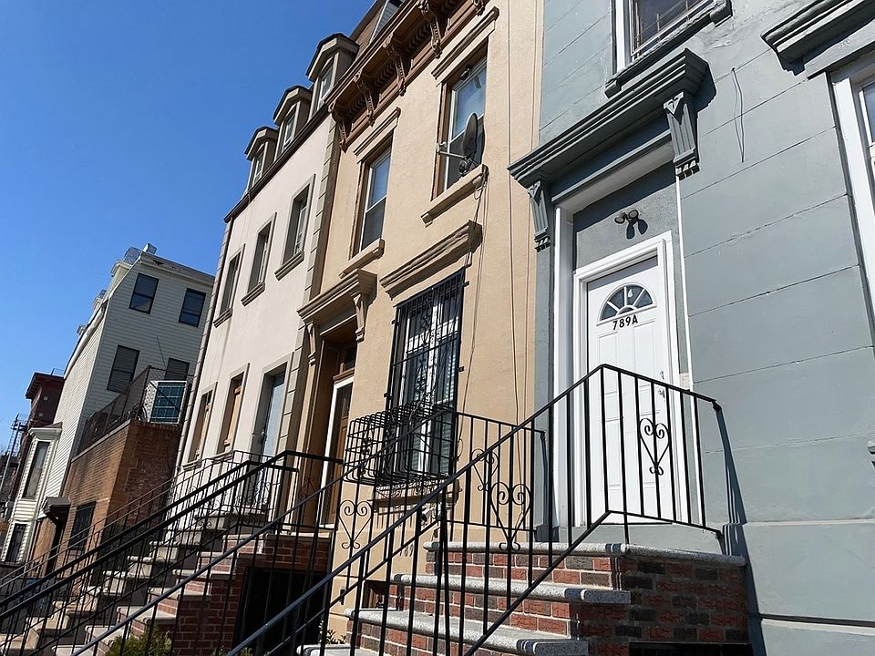 1st image of 789A Willoughby Ave APT 2