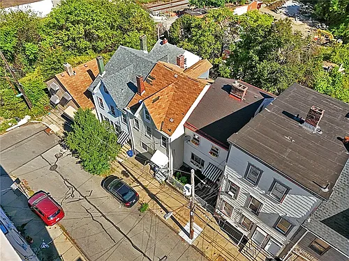 320 Hancock St Photo 1