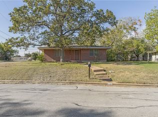 2014 Elmwood Dr, Bryan, TX 77802