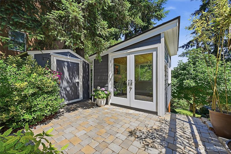 5th image of 18002 25th Avenue NE