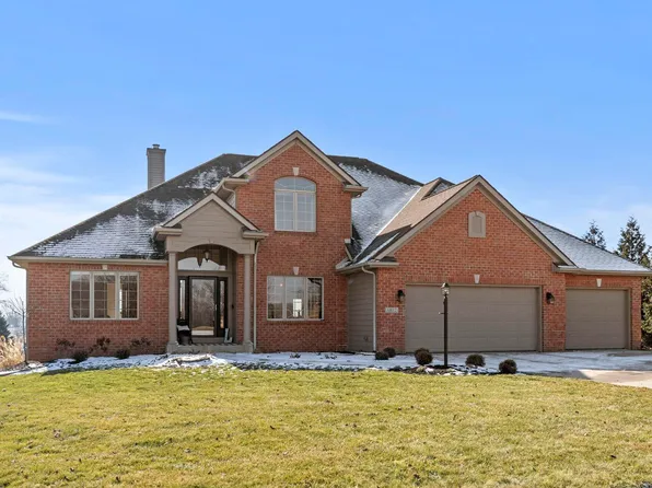 10012 Wilderness Creek Dr, Leo, IN 46765