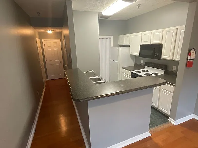 125 N Washington St — Photo 87
