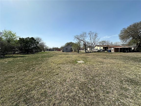 5th image of 2729 Countiss Dr