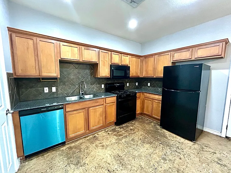 408 Nelray Blvd #B — Photo 5