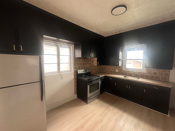 5th image of 148 Glide St