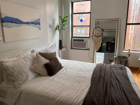 5th image of 146 Forsyth St APT 4A