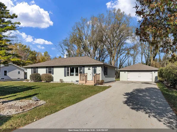 1320 W Edgewood Dr, Appleton, WI 54913