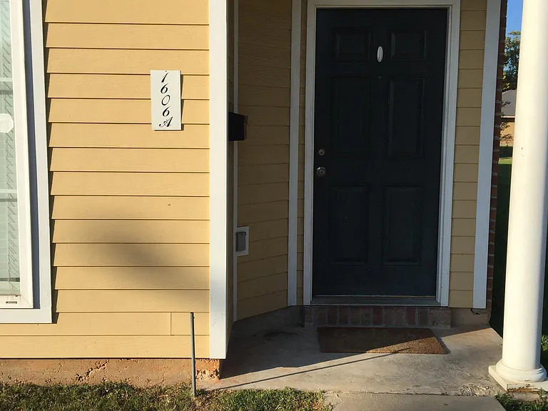 1606 Western Ave — Photo 5