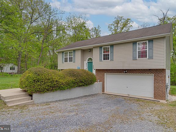 3rd image of 322 Wide River Farm Dr