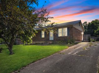 233 Hill N Dell Rd, Paris, KY 40361