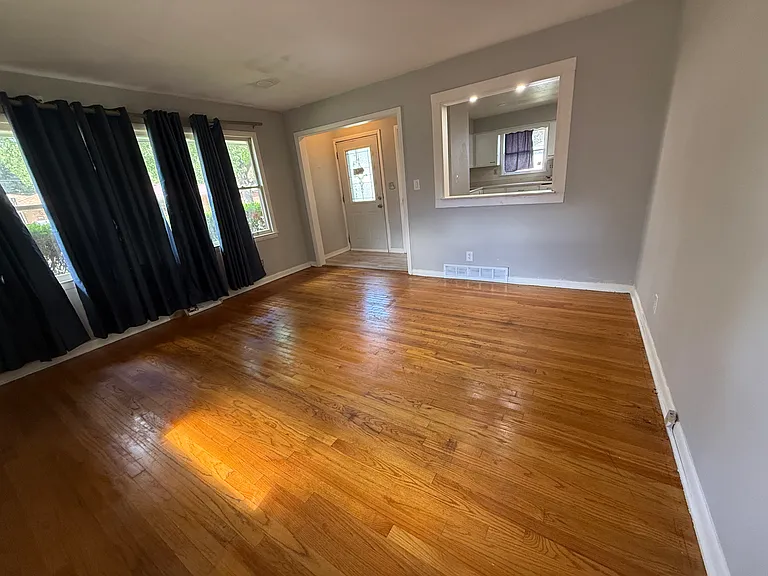 2404 Glenwood Ave #1 — Photo 6