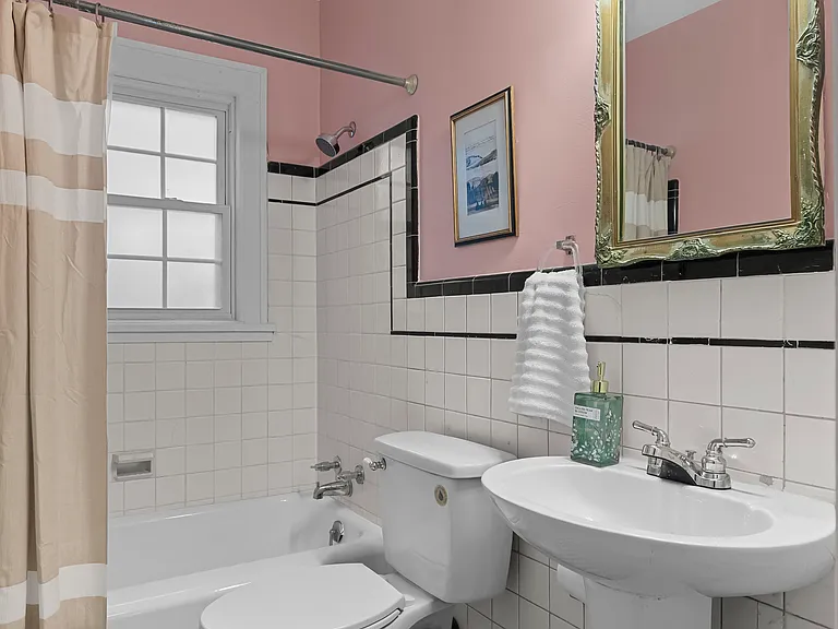 2431 W Woodland Cir — Photo 29