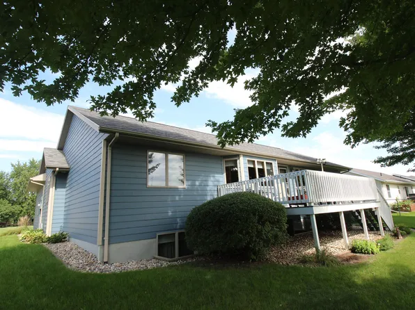 1061 29th St, Spirit Lake, IA 51360