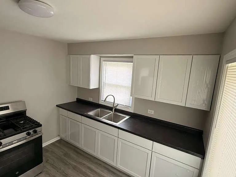 14823 Oak St — Photo 9