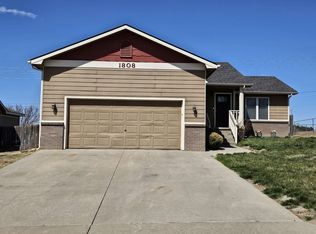 1808 Tomahawk Rd, Dodge City, KS 67801