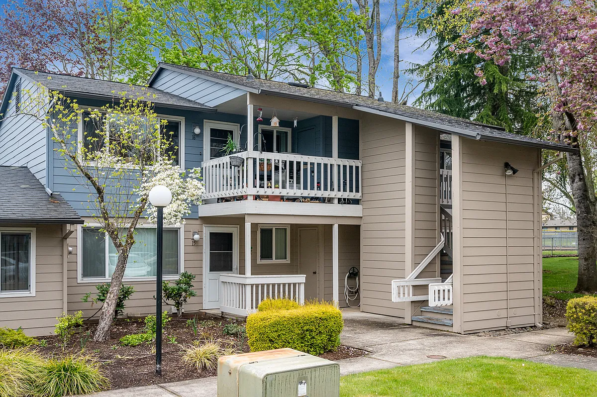 Building Photo - Canby Village