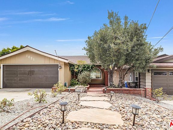 3rd image of 1021 Camino Real